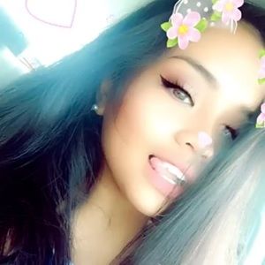 Meet your Posher, Nyda